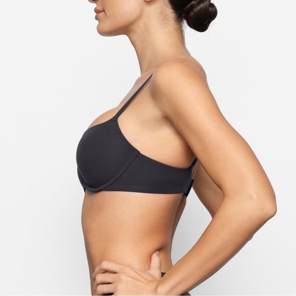 SKIMS Fits Everybody T-Shirt Push-Up Bra in Onyx/Black New w/Tag - Picture 2 of 4
